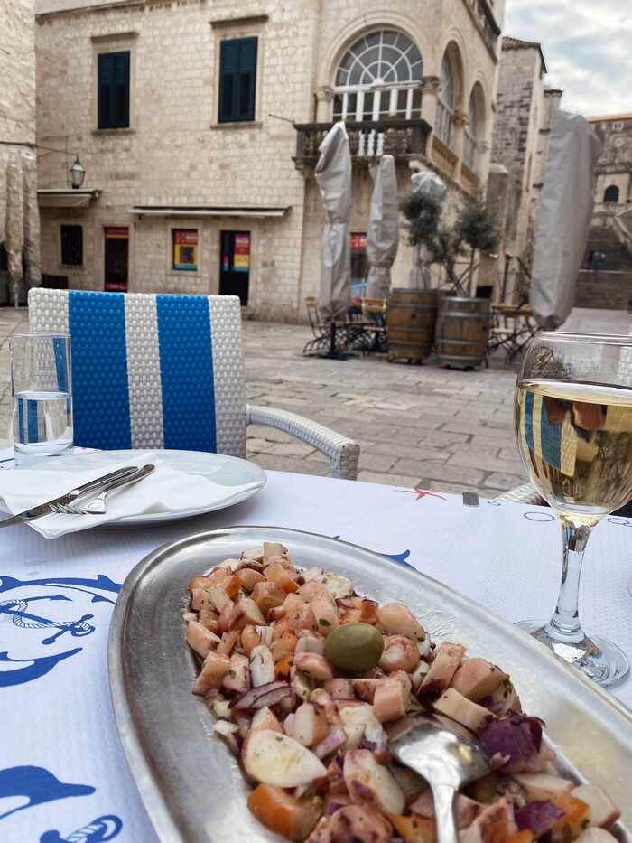 salata od hobotnice