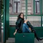 Sezonski favorit: November GUESS "G" čizme koje spajaju glamour i street style